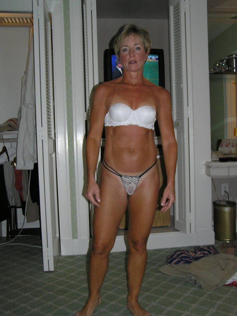 Danielle, skinny milf, small tits #PH27j9ve